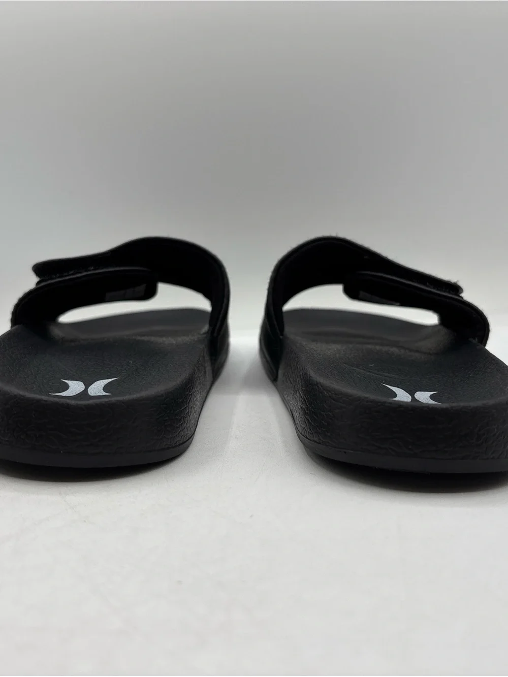 Hurley NAIA-V Sport Slides Black Adjustable Velcro Strap Sandals Youth Size 5